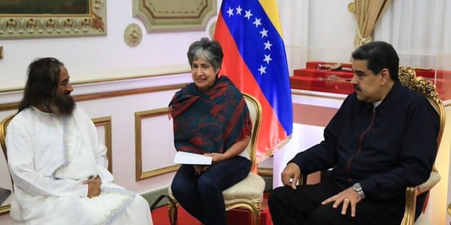 Presidente Nicolás Maduro recibe al Gurudev Sri Sri Ravi Shankar, defensor de las causas justas de la humanidad y embajador de la Paz, en el Palacio de Miraflores