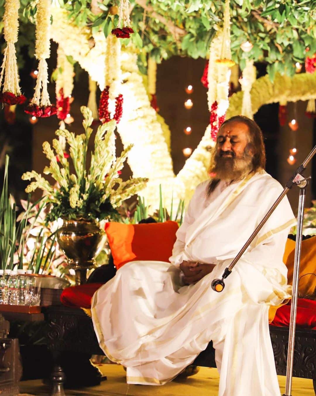 Gurudev Sri Sri Ravi Shankar during Diwali 2021 in Gujarat