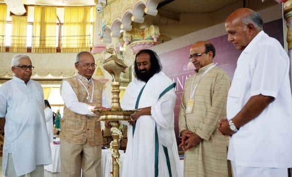 sri sri ravi shankar edu con lamp
